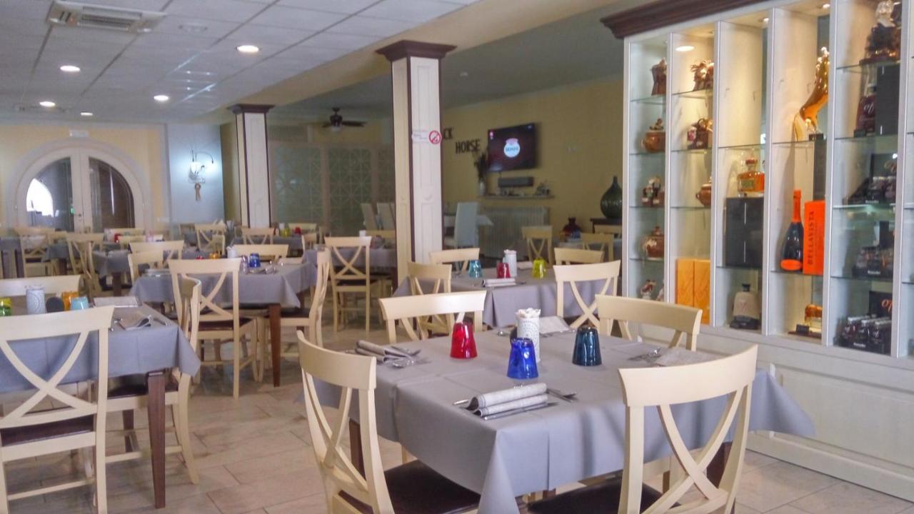 Relais Black Horse Millesimo Exterior photo